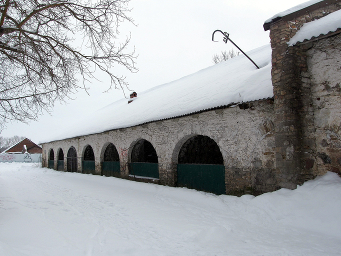 Амбар)